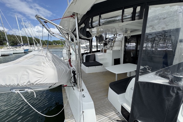 Moonlight Lady 42ft Lagoon Yacht For Sale