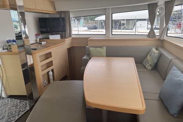Moonlight Lady 42ft Lagoon Yacht For Sale