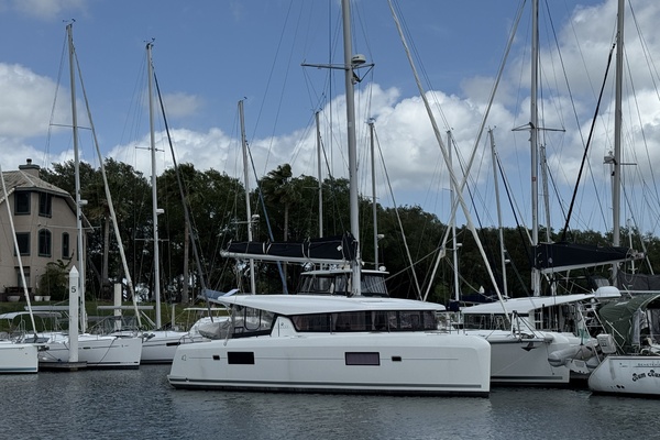 Moonlight Lady 42ft Lagoon Yacht For Sale