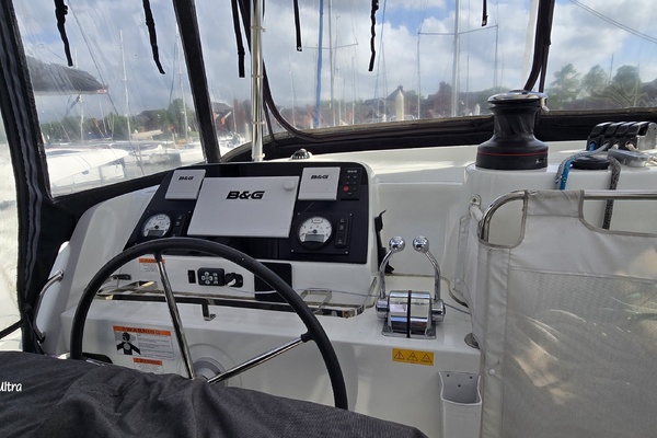 Moonlight Lady 42ft Lagoon Yacht For Sale