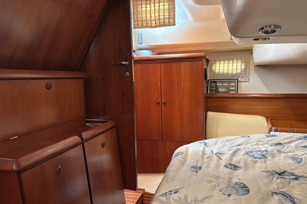 Sola Stella 43ft Jeanneau Yacht For Sale