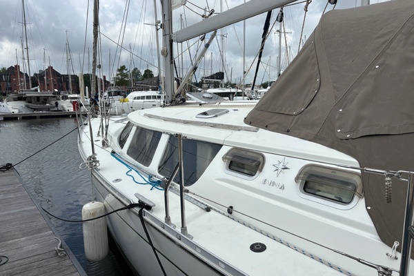 Sola Stella 43ft Jeanneau Yacht For Sale