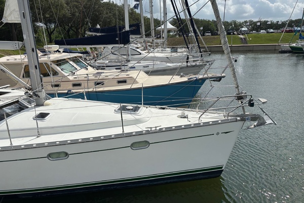 Sola Stella 43ft Jeanneau Yacht For Sale