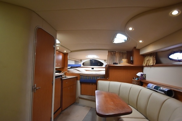 Photo of the 2004 Cruisers Yachts 320 Express "Cool Change "