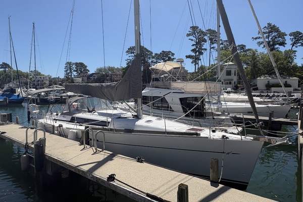 Island Flyer 40ft Wauquiez Yacht For Sale