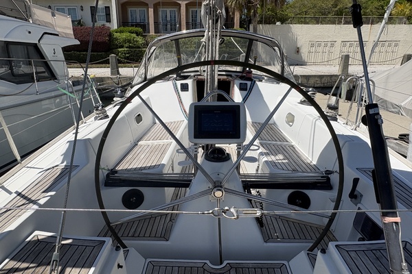 Island Flyer 40ft Wauquiez Yacht For Sale