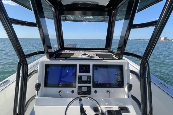 Compensating 33ft Invincible Yacht For Sale