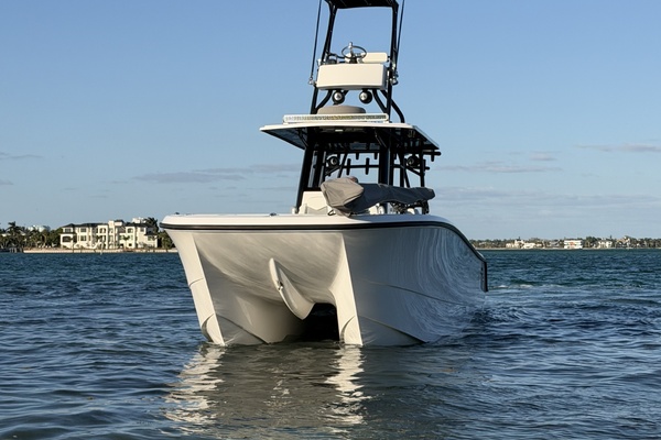 Compensating 33ft Invincible Yacht For Sale