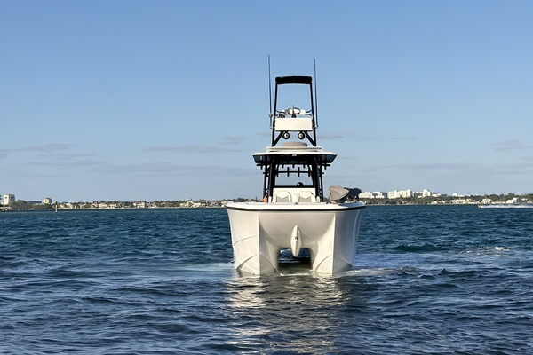 Compensating 33ft Invincible Yacht For Sale