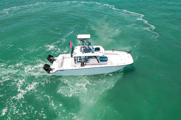 Compensating 33ft Invincible Yacht For Sale