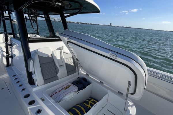 Compensating 33ft Invincible Yacht For Sale
