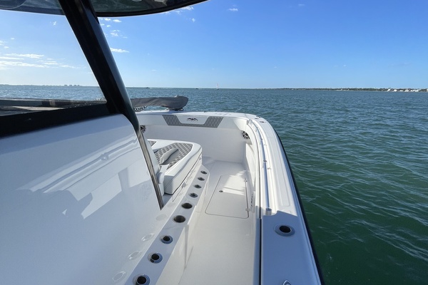 Compensating 33ft Invincible Yacht For Sale