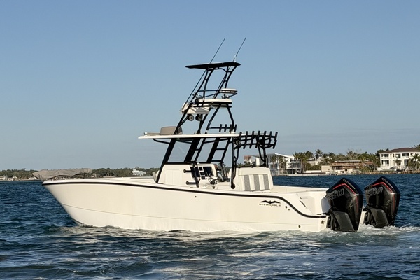 Compensating 33ft Invincible Yacht For Sale