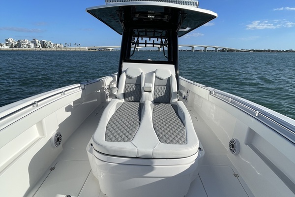 Compensating 33ft Invincible Yacht For Sale