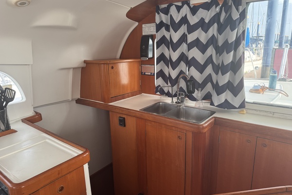 Into The Mystic 41ft Lagoon Yacht For Sale