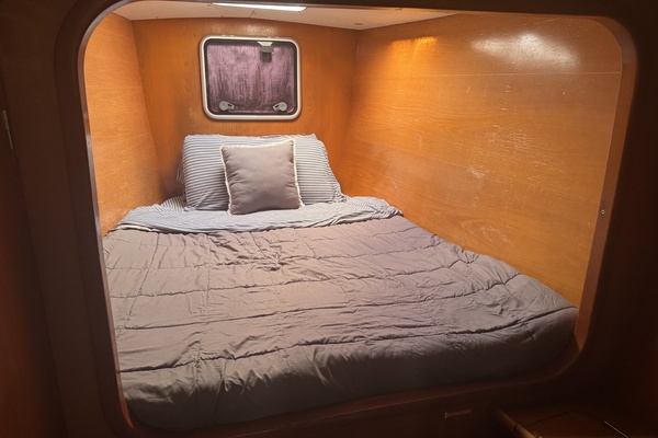 Into The Mystic 41ft Lagoon Yacht For Sale