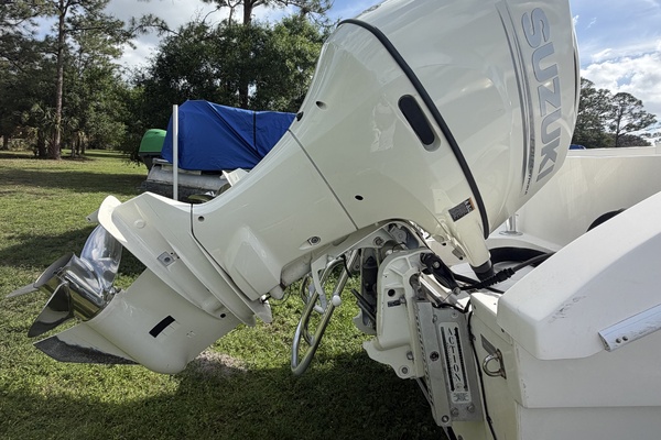 26ft Twin Vee Yacht For Sale