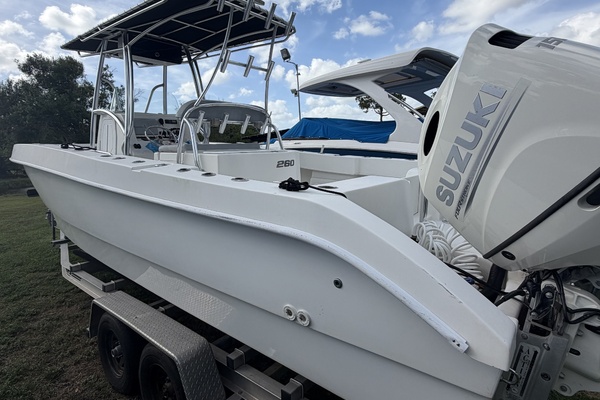 26ft Twin Vee Yacht For Sale