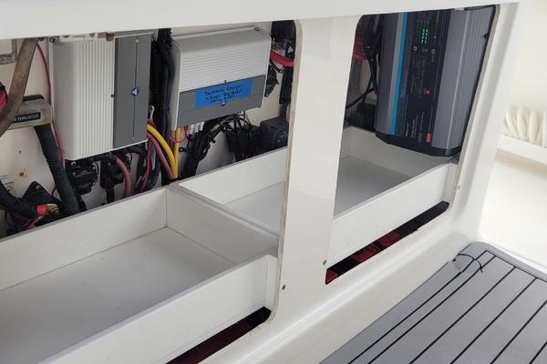 HEY MAN Repowered 2022 3 x 400hp Merc  w Joystick 35ft Everglades Yacht For Sale