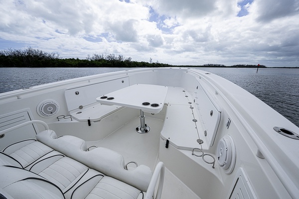 HEY MAN Repowered 2022 3 x 400hp Merc  w Joystick 35ft Everglades Yacht For Sale