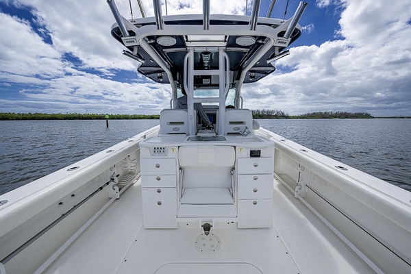 HEY MAN Repowered 2022 3 x 400hp Merc  w Joystick 35ft Everglades Yacht For Sale