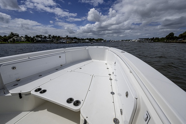 HEY MAN Repowered 2022 3 x 400hp Merc  w Joystick 35ft Everglades Yacht For Sale