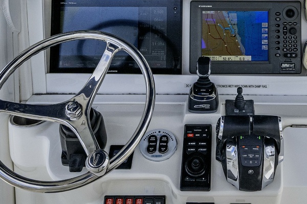 HEY MAN Repowered 2022 3 x 400hp Merc  w Joystick 35ft Everglades Yacht For Sale