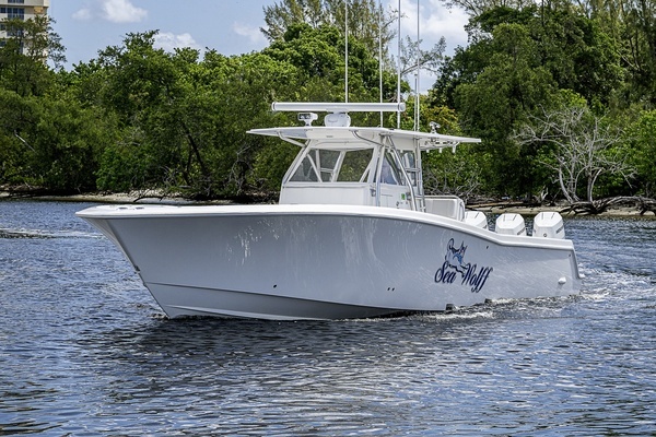 2015 Invincible 42