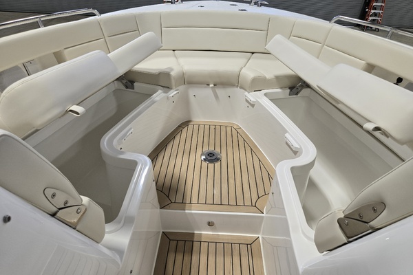 The Sunshine Crew 38ft MJM Yacht For Sale