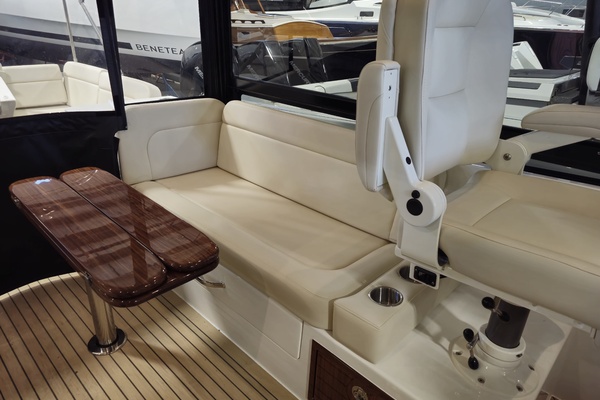 The Sunshine Crew 38ft MJM Yacht For Sale