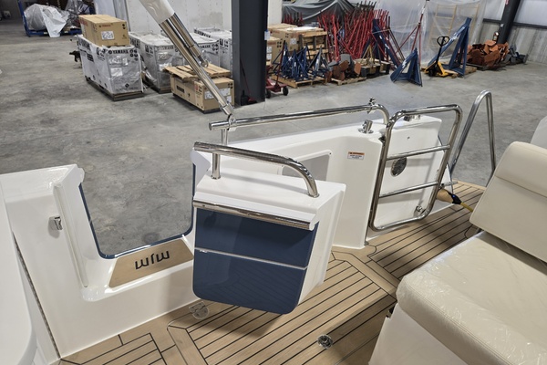 The Sunshine Crew 38ft MJM Yacht For Sale