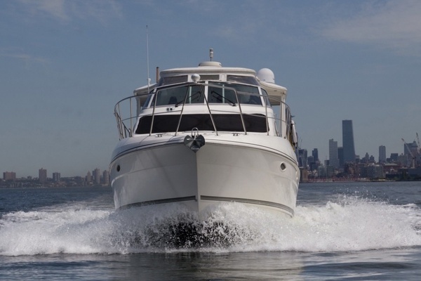 2005 Cruisers Yachts 40