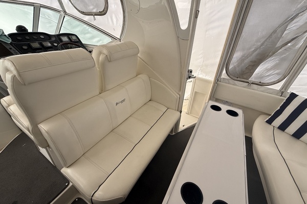 2005 Cruisers Yachts 40