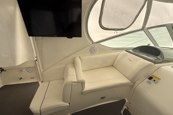 2005 Cruisers Yachts 40