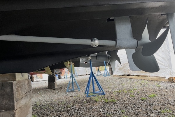 2005 Cruisers Yachts 40