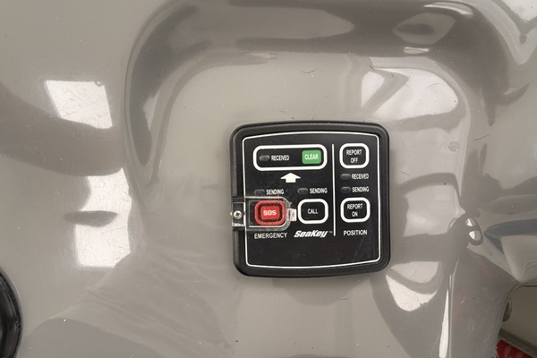 2005 Cruisers Yachts 40