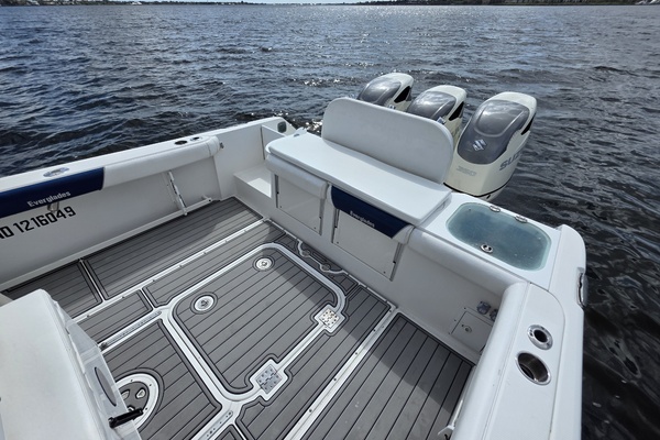 Paradise Bound 35ft Everglades Yacht For Sale