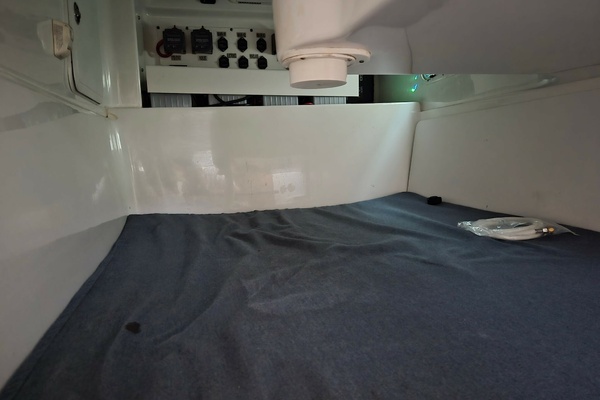 Paradise Bound 35ft Everglades Yacht For Sale