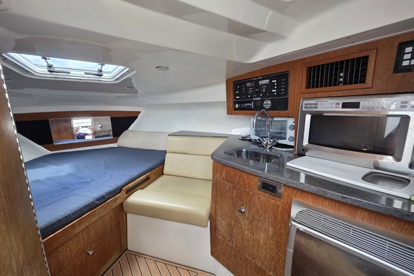 Paradise Bound 35ft Everglades Yacht For Sale