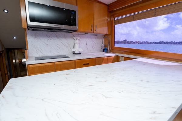 ONE LIFE 50ft Hatteras Yacht For Sale