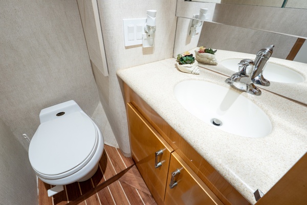 ONE LIFE 50ft Hatteras Yacht For Sale