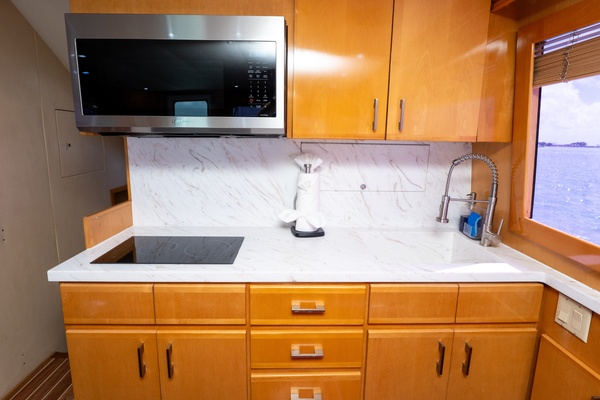 ONE LIFE 50ft Hatteras Yacht For Sale