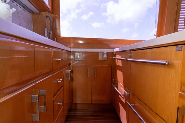 ONE LIFE 50ft Hatteras Yacht For Sale