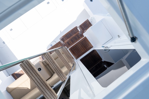 ONE LIFE 50ft Hatteras Yacht For Sale