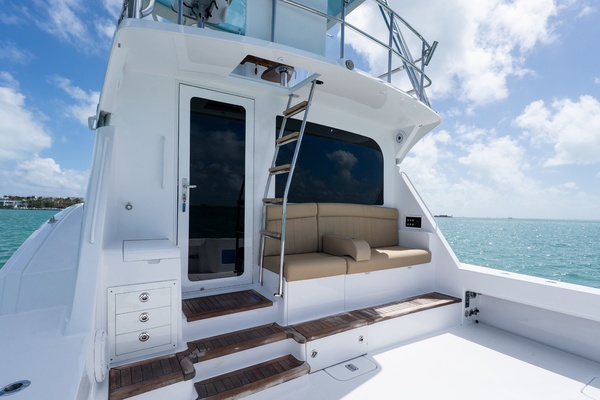 ONE LIFE 50ft Hatteras Yacht For Sale