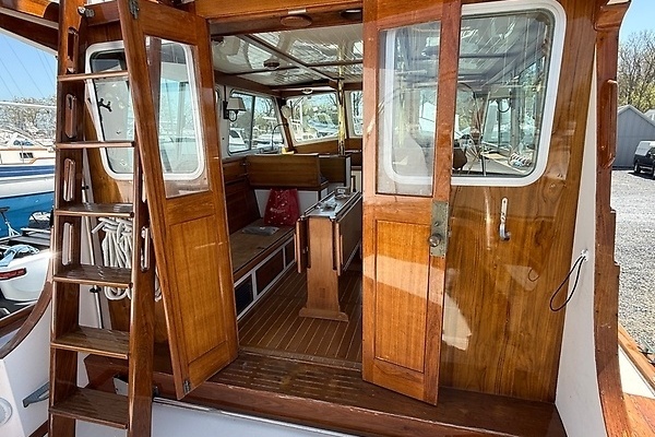 Photo of the 1993 Shannon Custom Downeast 36 "Avalon"