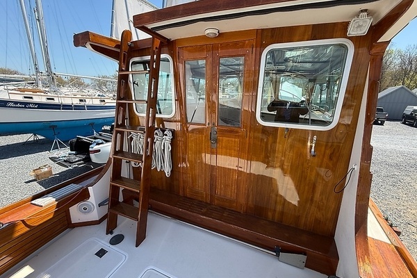 Photo of the 1993 Shannon Custom Downeast 36 "Avalon"