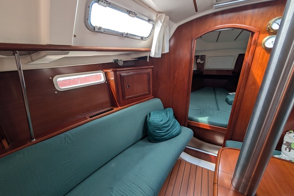 Hakuna Matata 33ft Beneteau Yacht For Sale