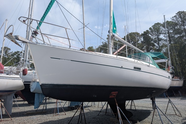 33-ft-Beneteau-2003-331-Hakuna Matata Deltaville Virginia United States  yacht for sale