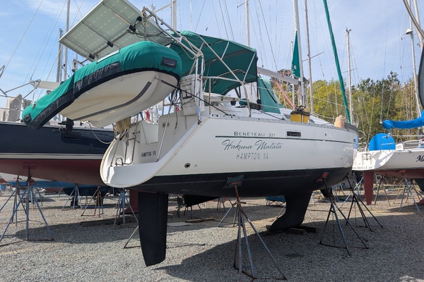 Hakuna Matata 33ft Beneteau Yacht For Sale